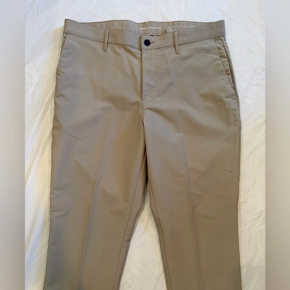 Banana Republic Pants Men's 36x29 Tan Microfiber Quick Dry